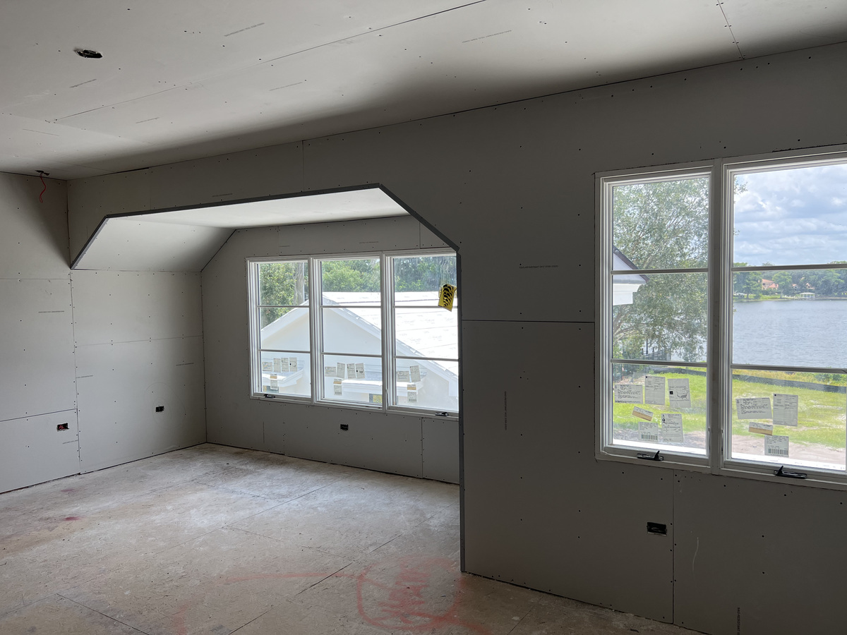Room and windows in TNAR 2023
